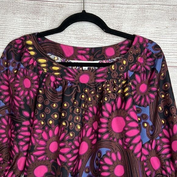 Trina Turk Elbow puff sleeve blouse top 100% silk - Picture 2 of 11